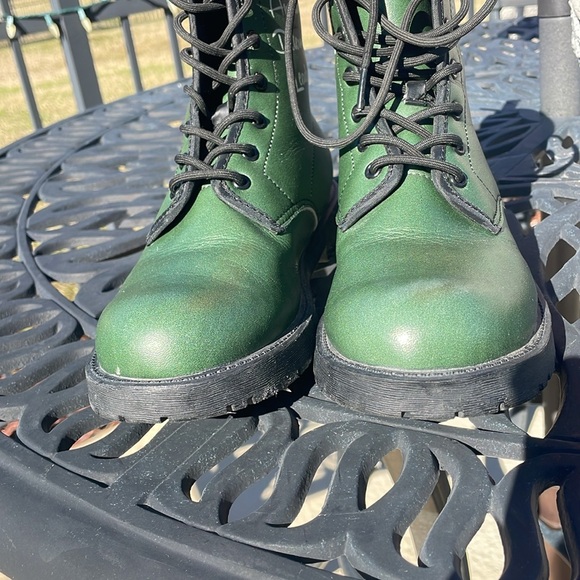 Green Slytherin Combat Boots - Picture 4 of 7
